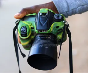 Used Nikon D7100 With a 50mm F1.8 Lens
