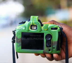 Used Nikon D7100 With a 50mm F1.8 Lens