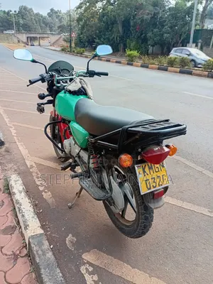 Bajaj Boxer 125 2024 Red