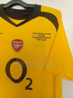 Arsenal 2005/06 Retro Kit