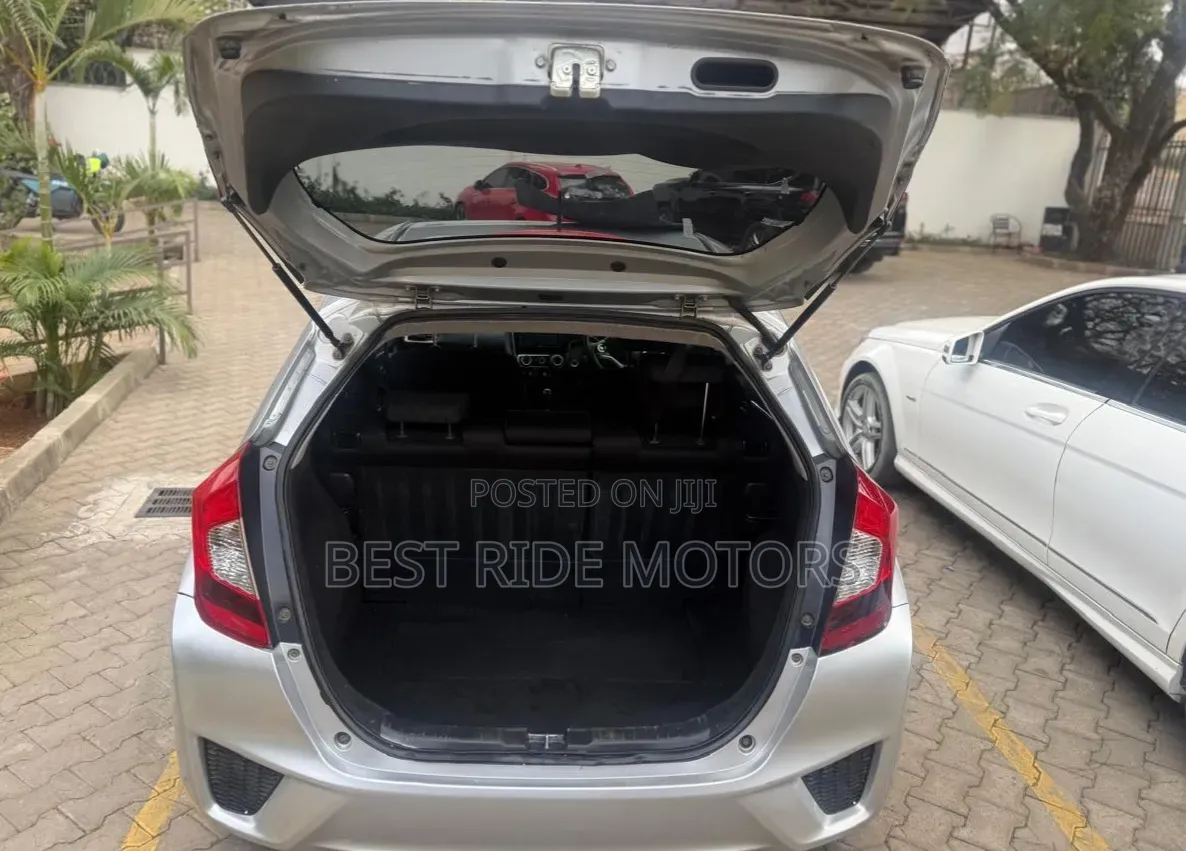Honda Fit 2018 Silver