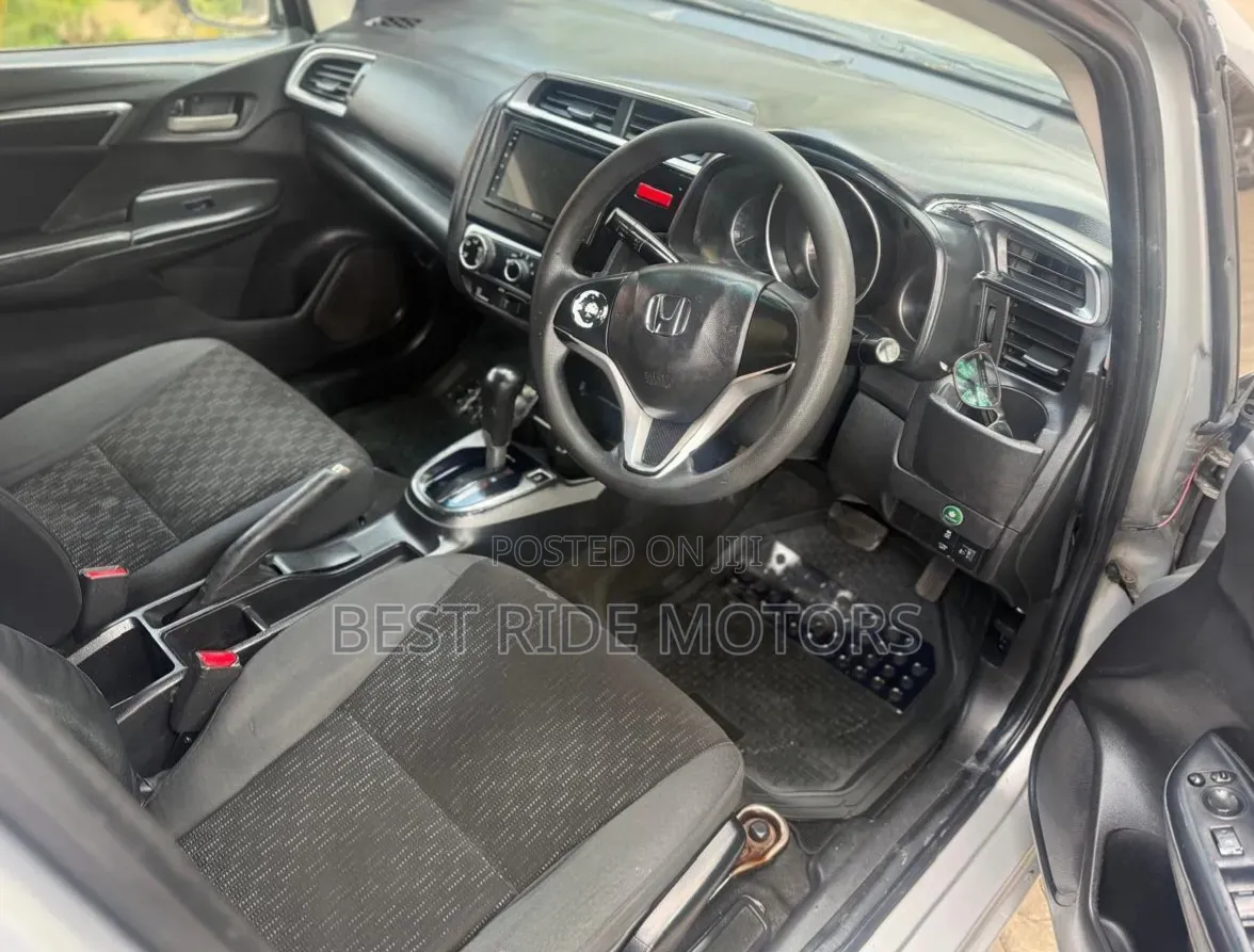 Honda Fit 2018 Silver