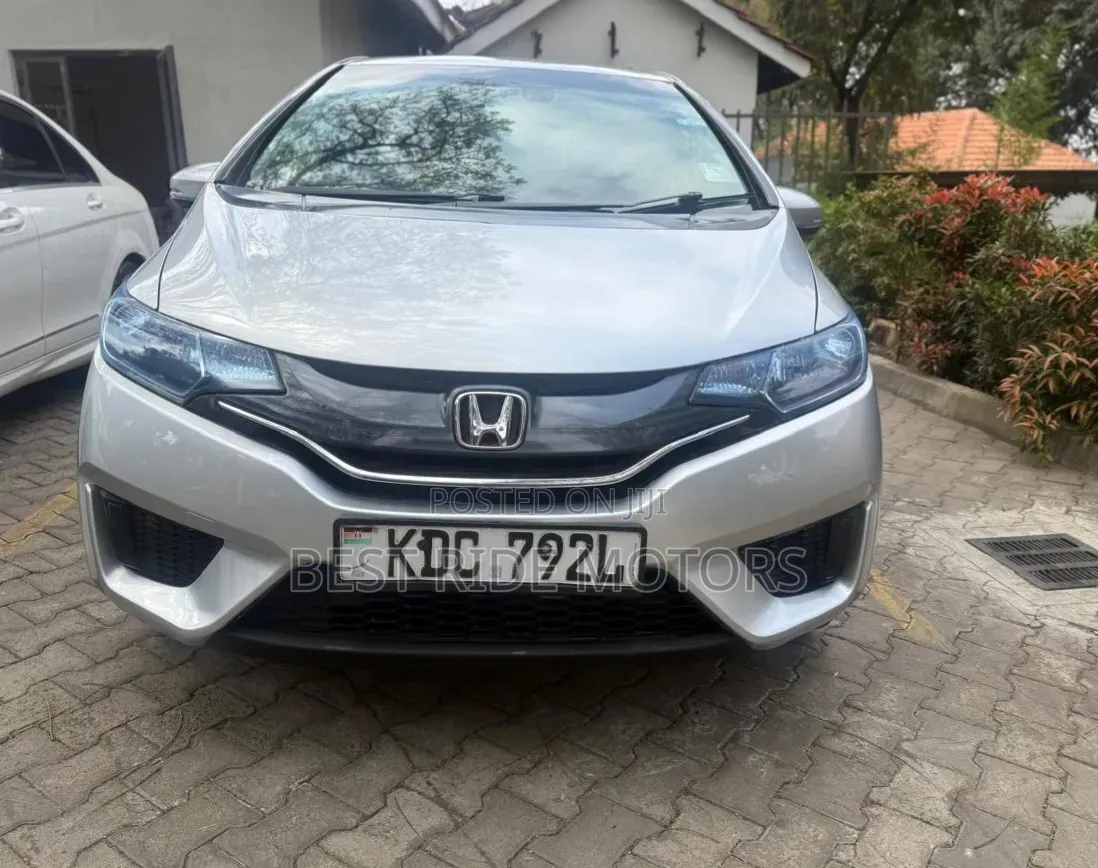 Honda Fit 2018 Silver