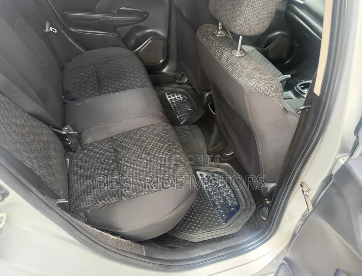 Honda Fit 2018 Silver