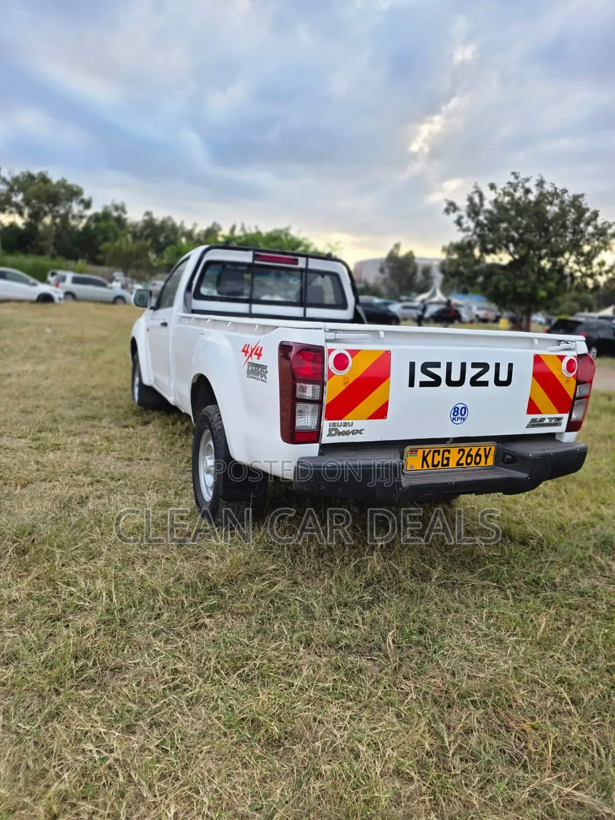 Isuzu D-MAX 2015 White