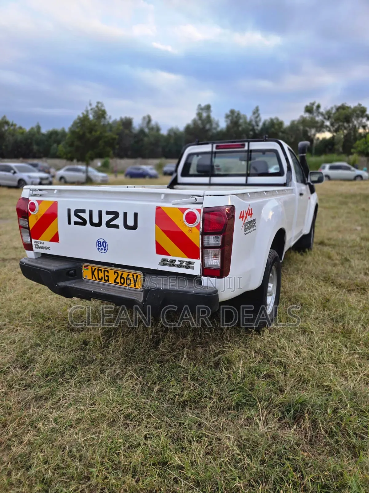 Isuzu D-MAX 2015 White