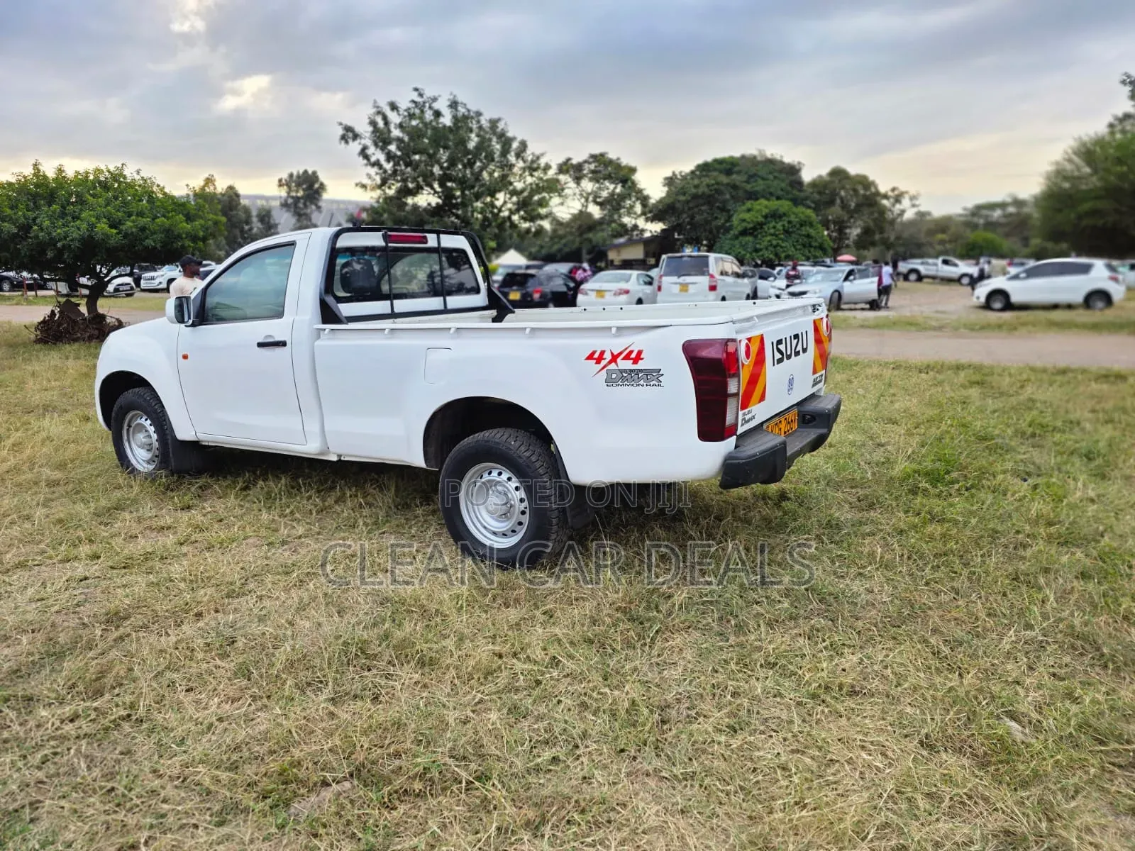 Isuzu D-MAX 2015 White