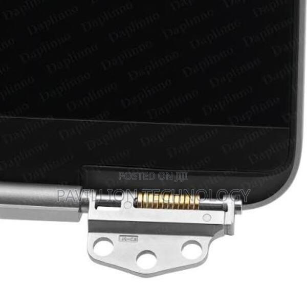 A1932 Macbook Screen Replacement - thumbnail 11