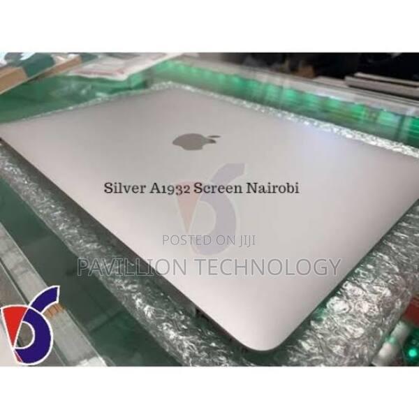 A1932 Macbook Screen Replacement - thumbnail 12