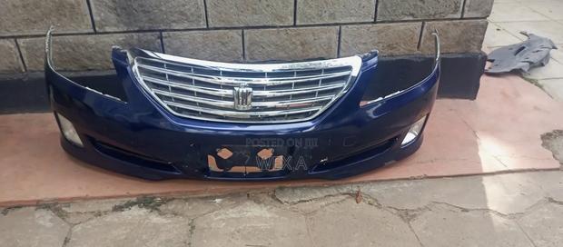 Toyota Crown Bumper and Grill