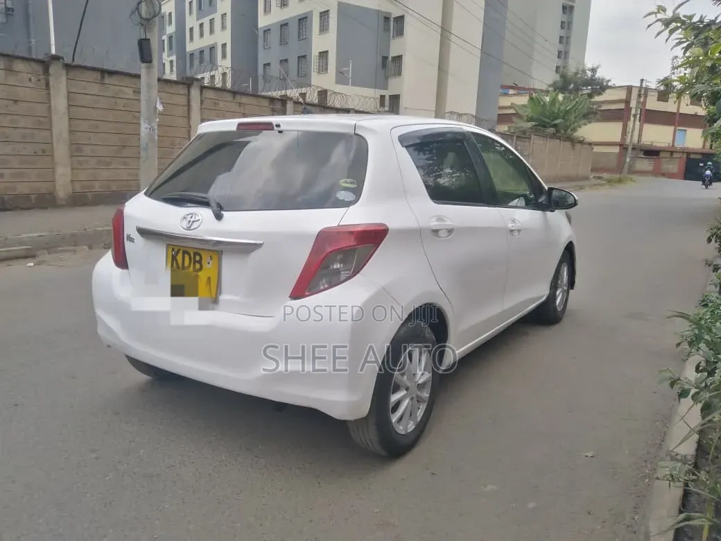 Toyota Vitz 2013 White