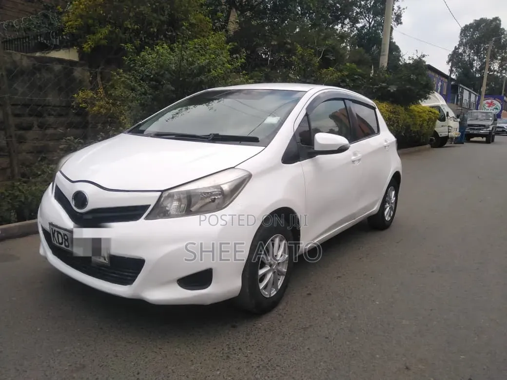 Toyota Vitz 2013 White
