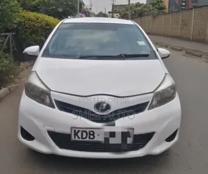 Toyota Vitz 2013 White
