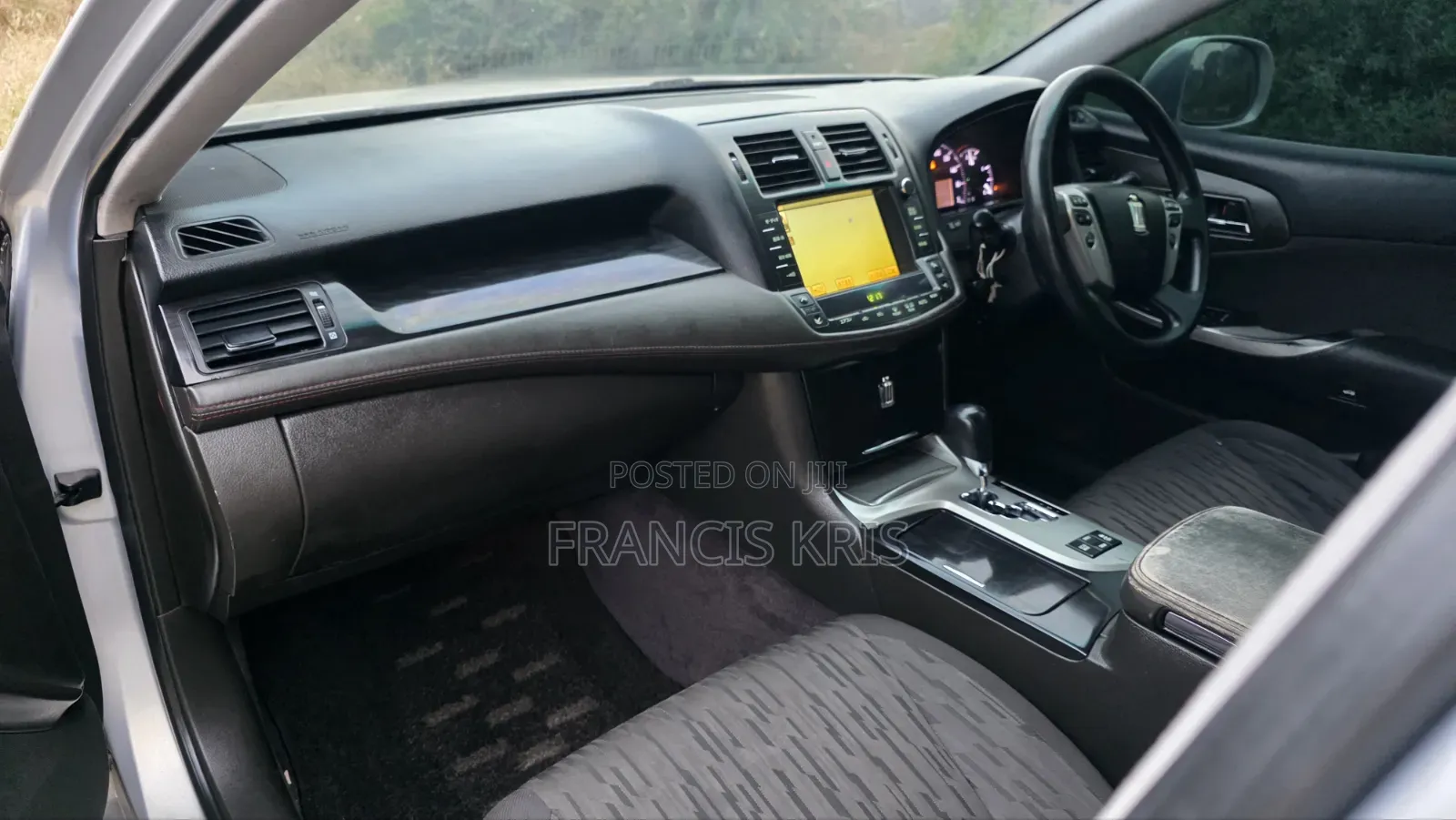 Toyota Crown 2011 Pearl