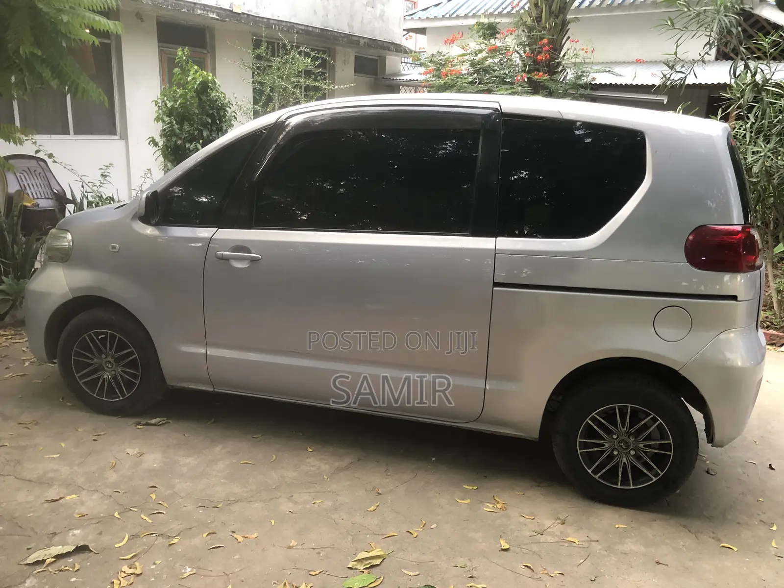 Toyota Porte 2011 Silver