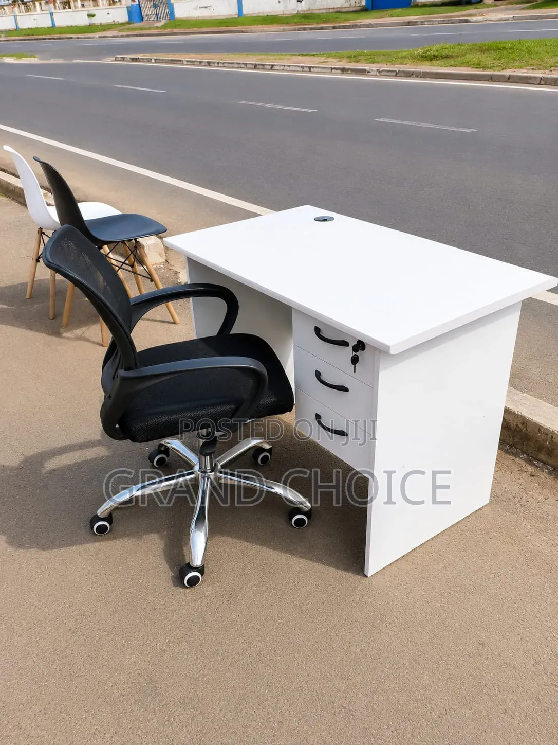 Modern 3-Drawer Office Desk With Ergonomic Mesh Chair