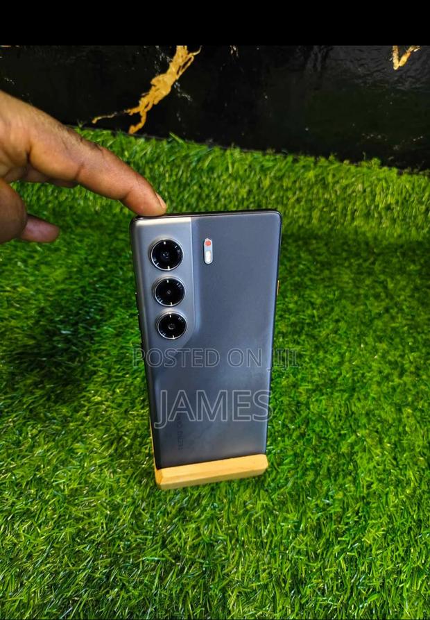 New Tecno Camon 40 Pro 5G 256 GB Black - thumbnail 12