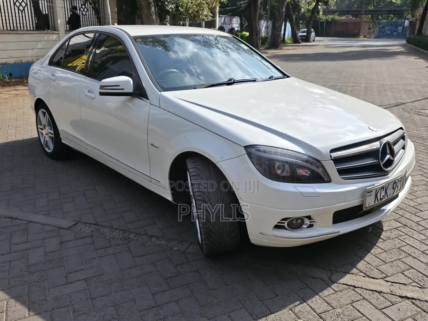Mercedes-Benz C200 2010 White