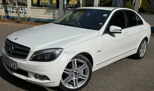 Mercedes-Benz C200 2010 White