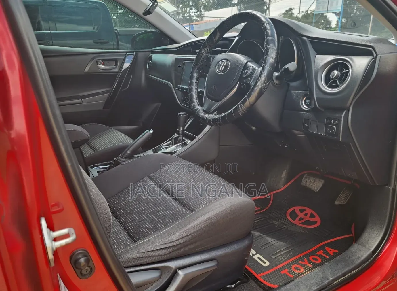 Toyota Auris 2017 Red