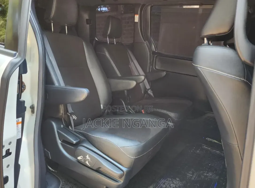 Toyota Noah 2018 White
