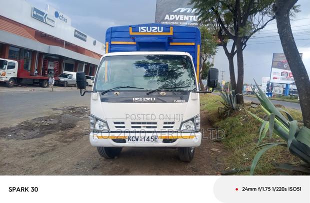 Isuzu NPR 2019 White - thumbnail 5