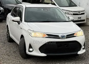 Toyota Axio 1.5 Hybrid 2WD 2019 Pearl