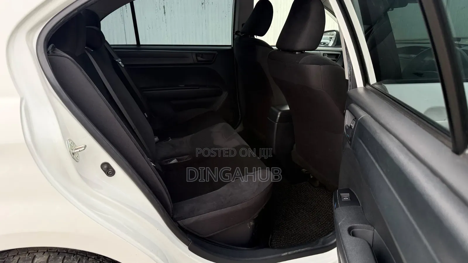 Toyota Axio 1.5 Hybrid 2WD 2019 Pearl
