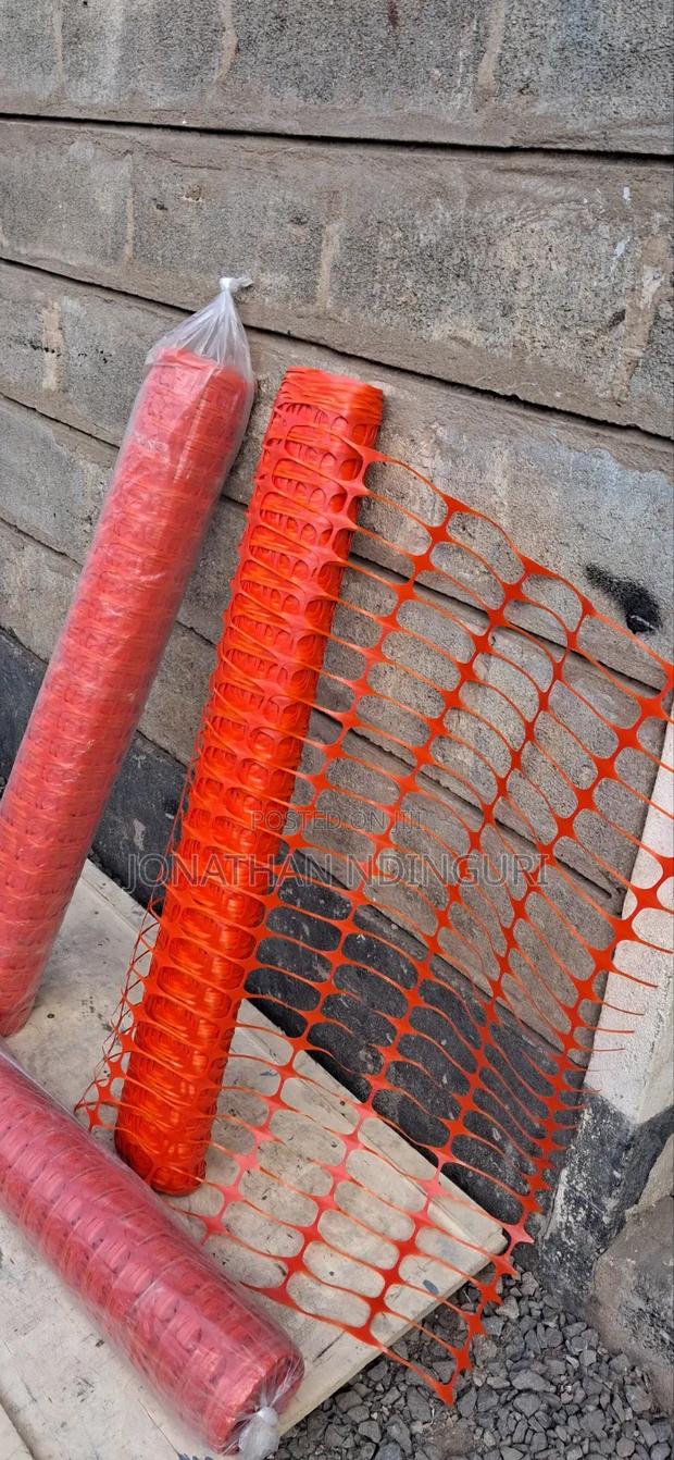 Orange Plastic Safety Net – Construction Site Protection - thumbnail 2