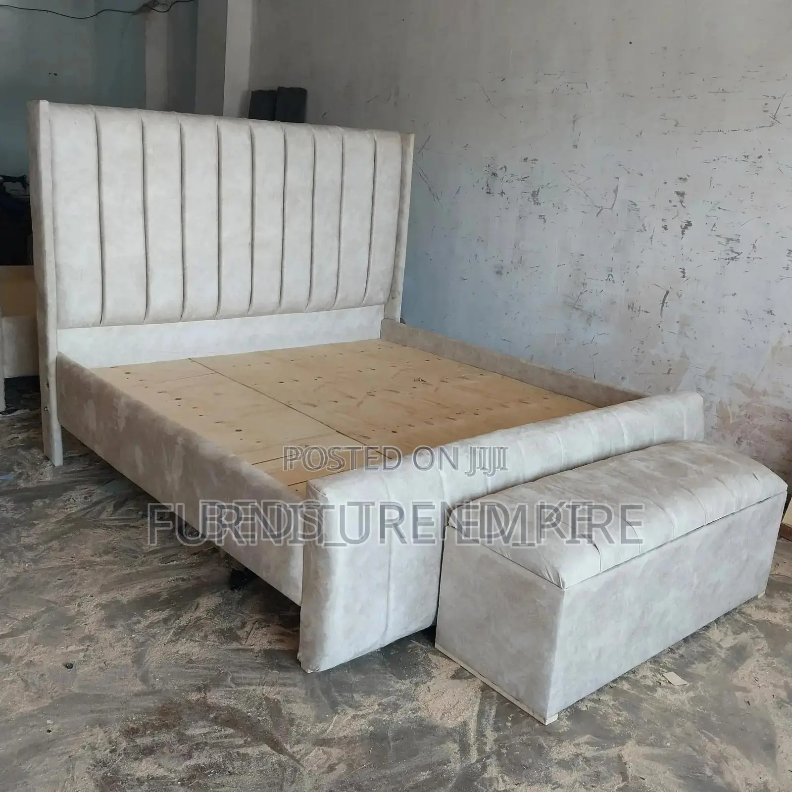 6x6 Chester Bed With Elegant Upholstered Headboard