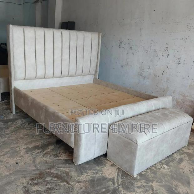 6x6 Chester Bed With Elegant Upholstered Headboard