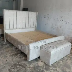 6x6 Chester Bed With Elegant Upholstered Headboard