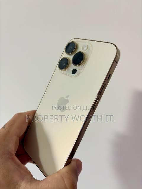 Apple iPhone 14 Pro 256 GB Gold - main view
