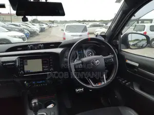 Toyota Hilux 2022 Black