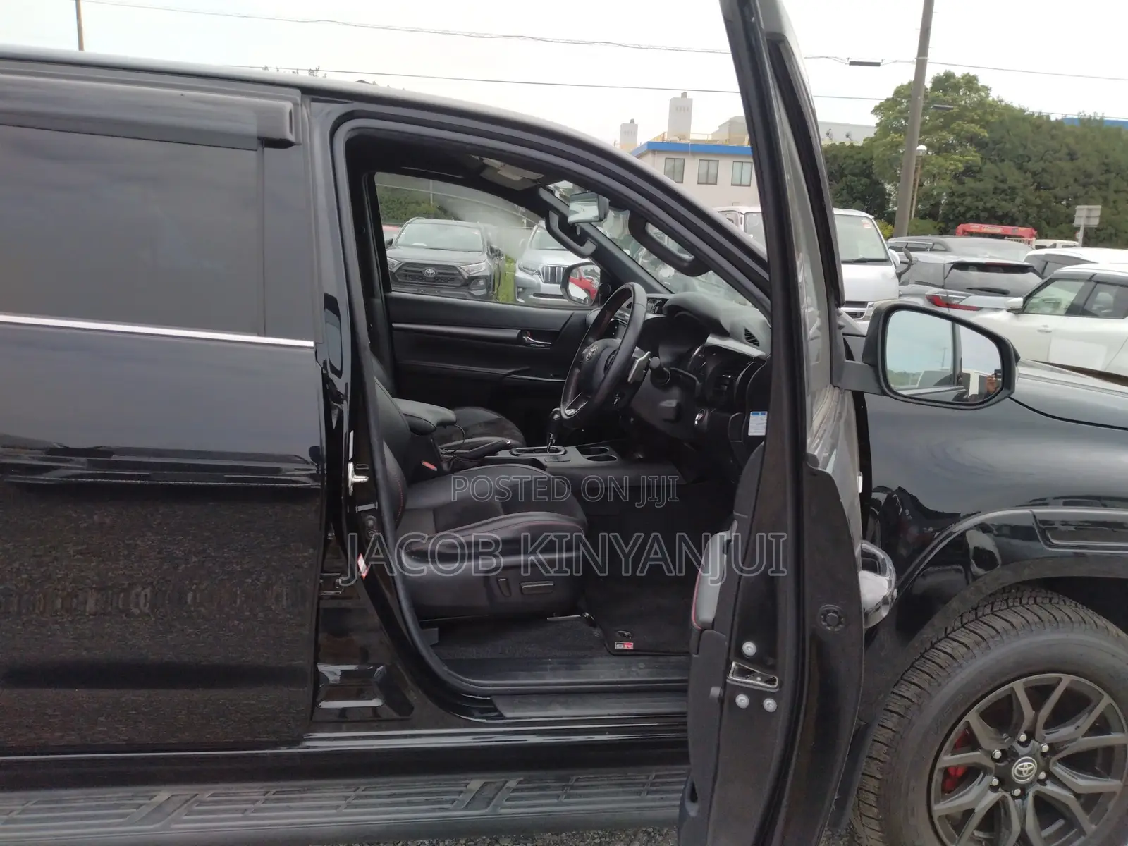 Toyota Hilux 2022 Black