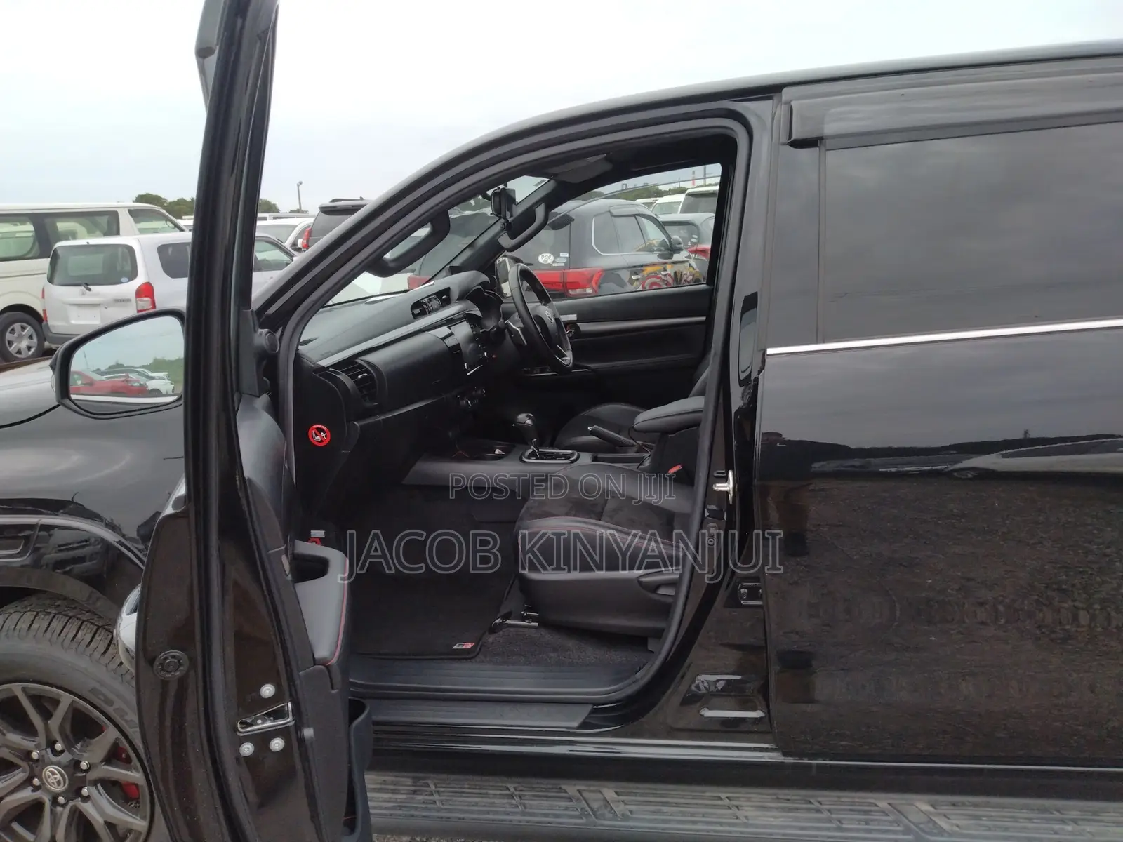 Toyota Hilux 2022 Black