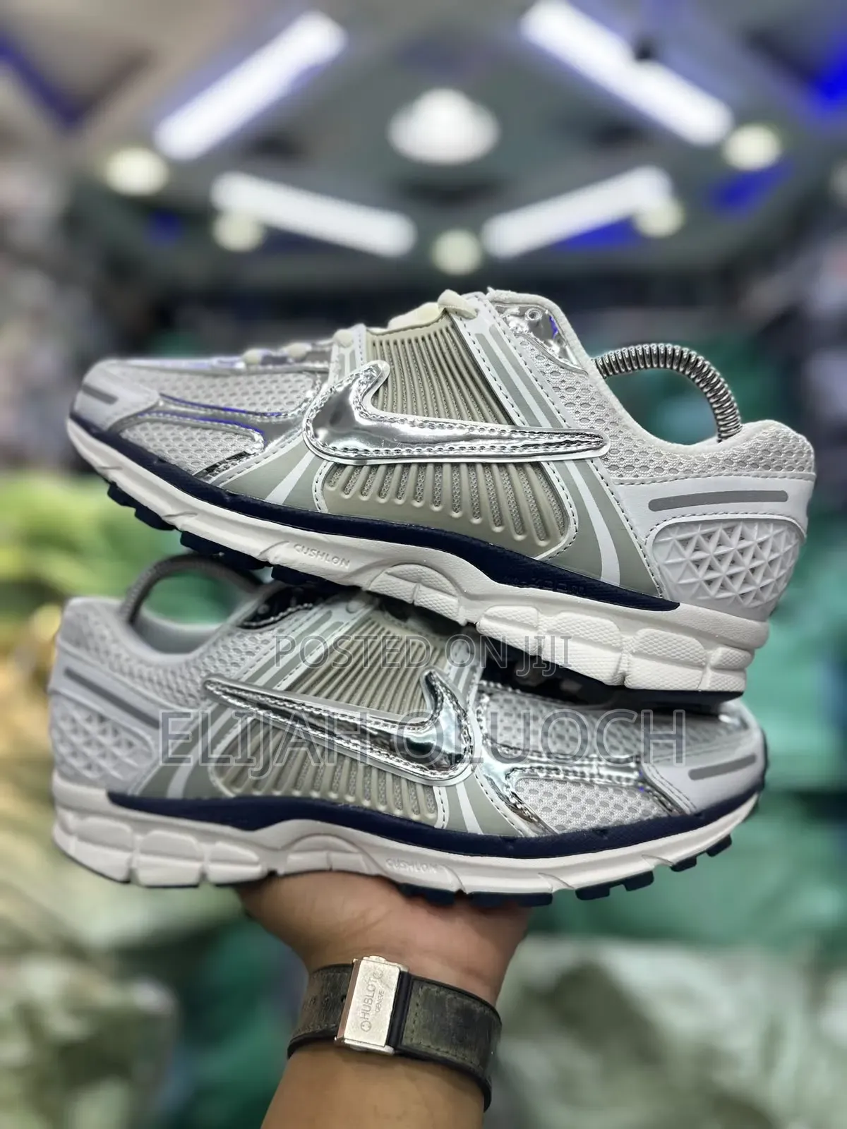 Nike Vomero 5 “ Silver “
High Quality 
Size 39-45