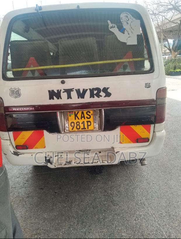 Toyota HiAce 1998 White - thumbnail 2
