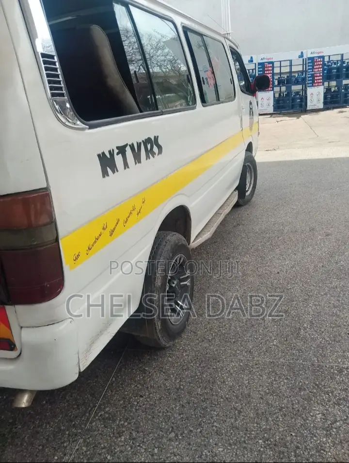 Toyota HiAce 1998 White
