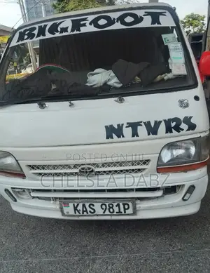 Toyota HiAce 1998 White