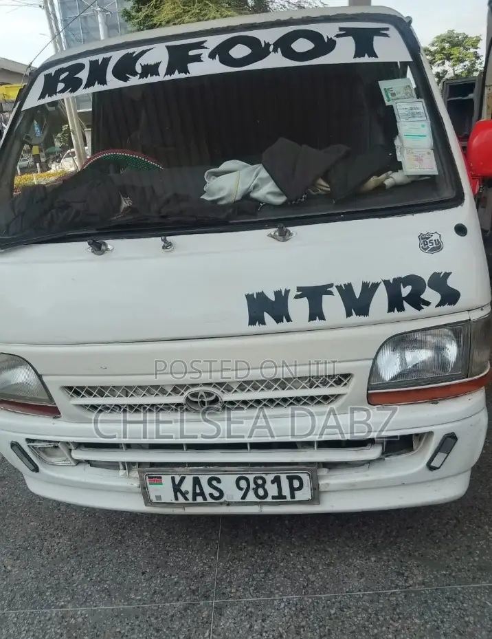 Toyota HiAce 1998 White