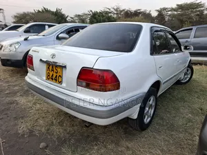 Toyota Corolla 1998 Off white