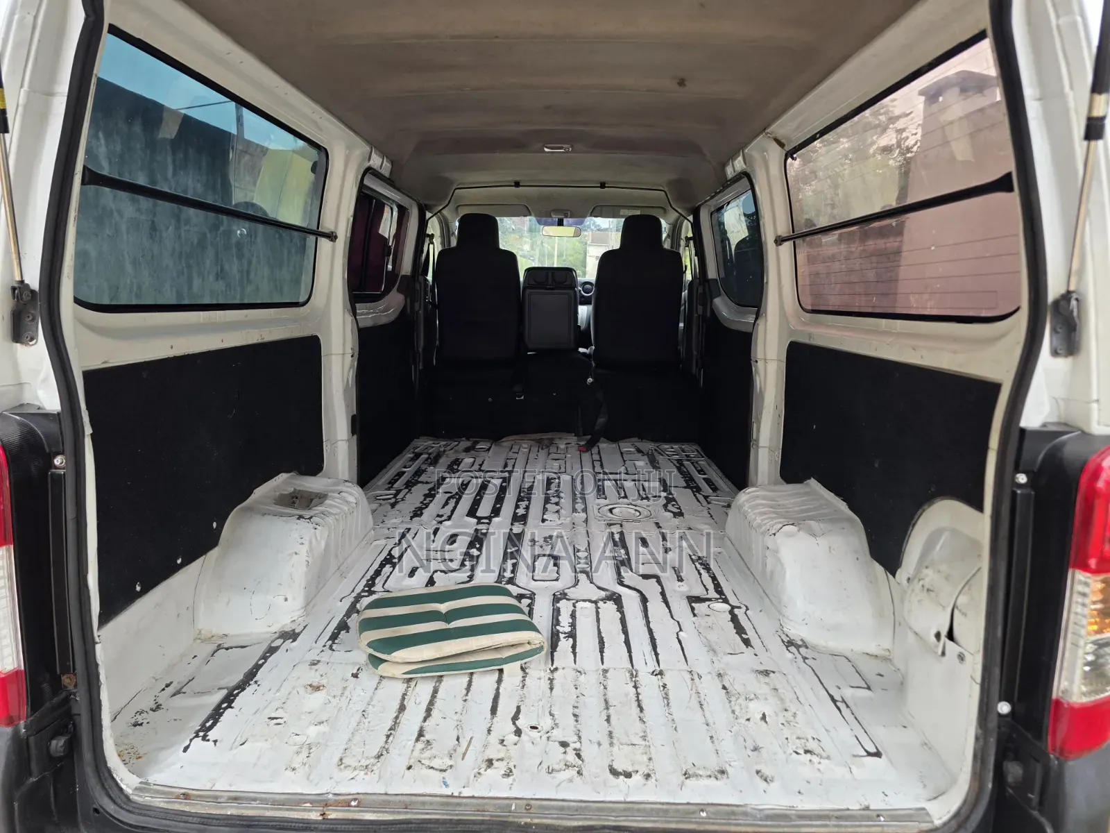 Nissan NV350 2013 White