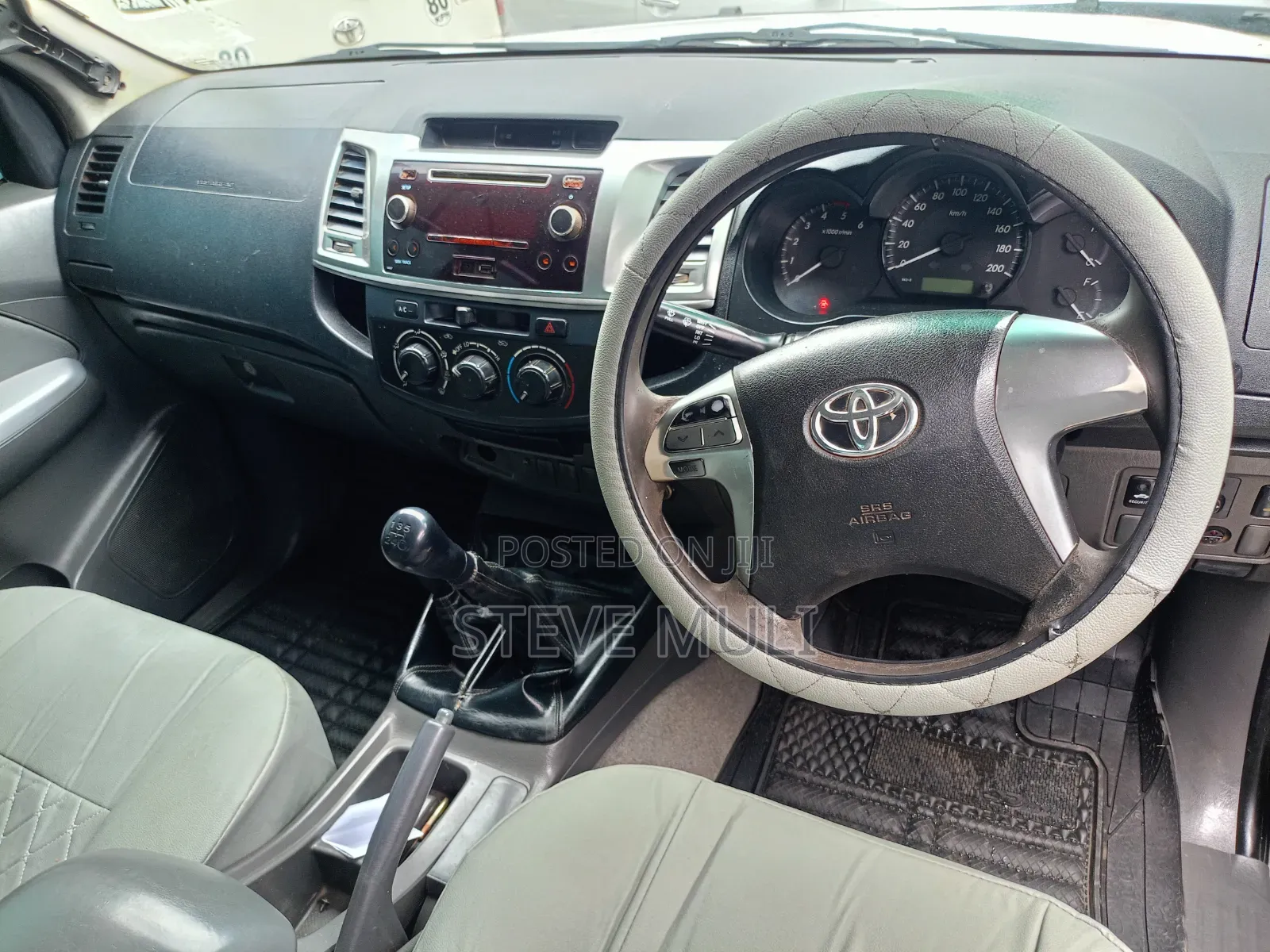Toyota Hilux 2014 White