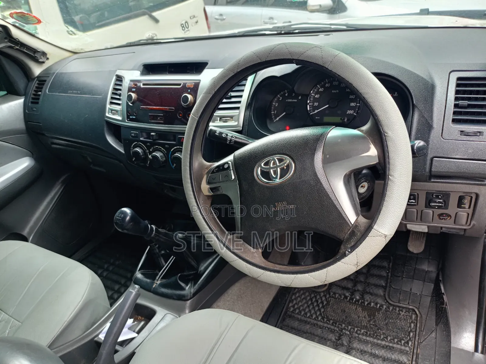Toyota Hilux 2014 White