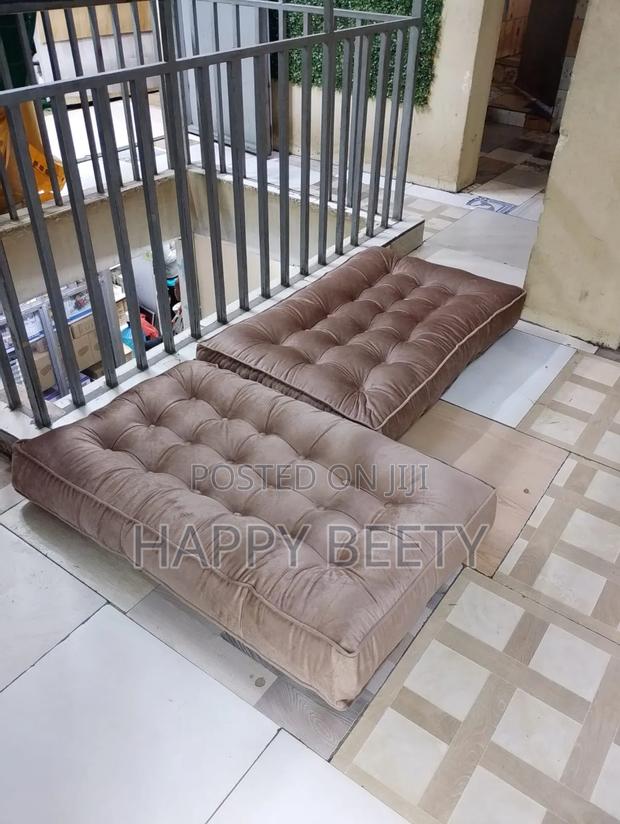 Modern and Stylish Cushions for Your Home  - thumbnail 2
