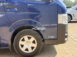 Toyota HiAce 2018 Blue