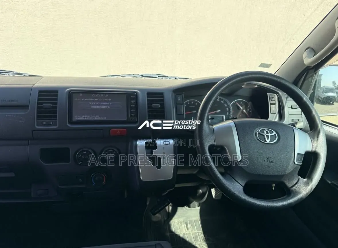Toyota HiAce 2018 Blue