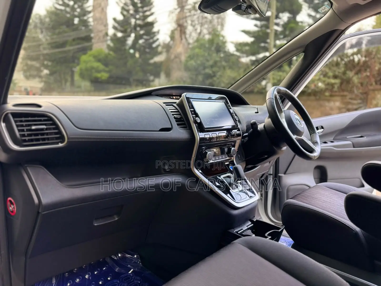 Nissan Serena 2019 White