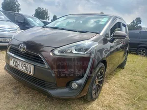 Toyota Sienta 2016 Brown